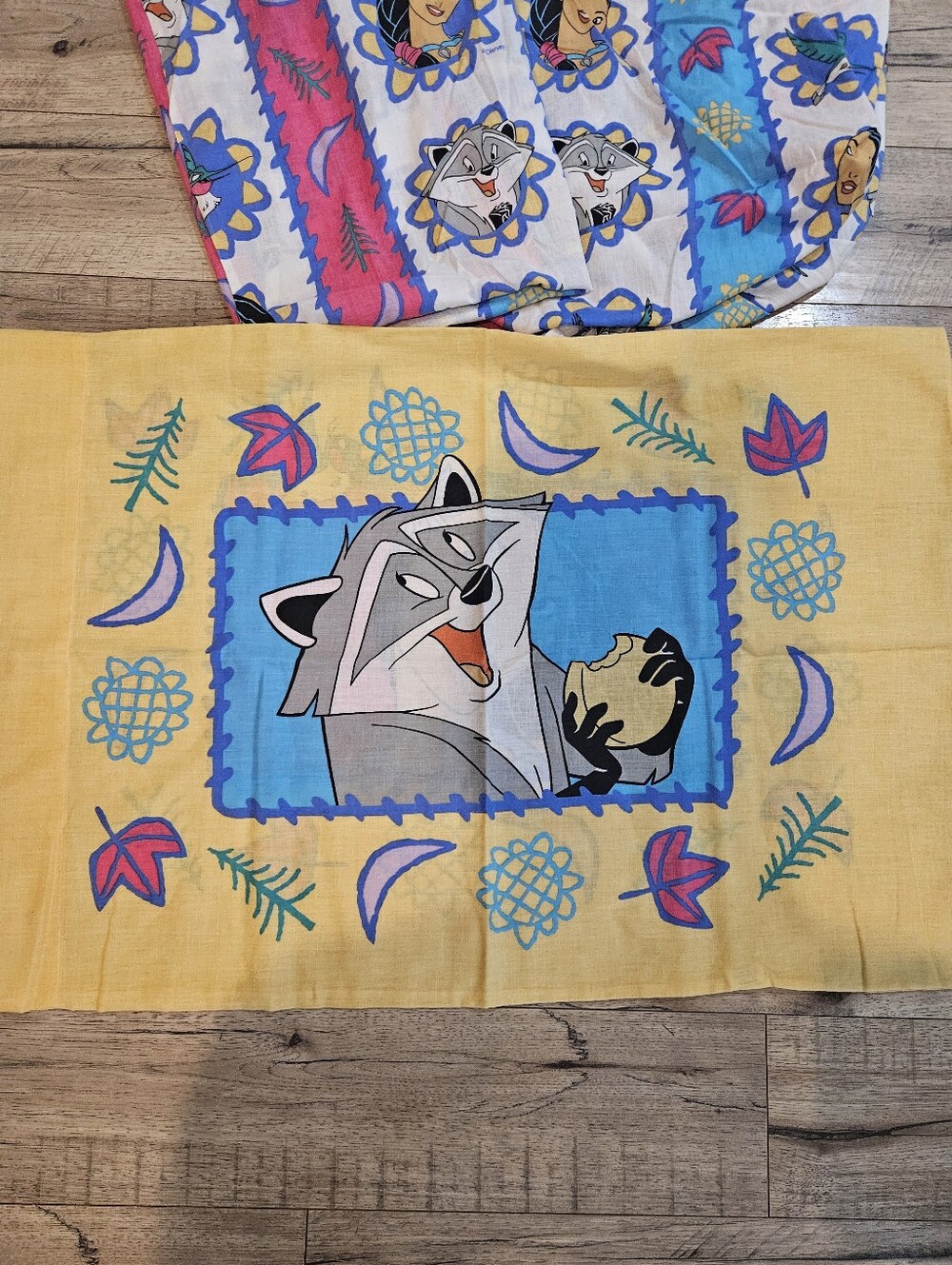 Vintage Disney Pocahontas Toddler Size Sheet set and Pillowcase USA - Picture 3 of 4